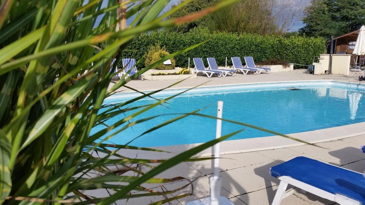 Le Venay Bed & Breakfast Frontenaud Eksteriør bilde