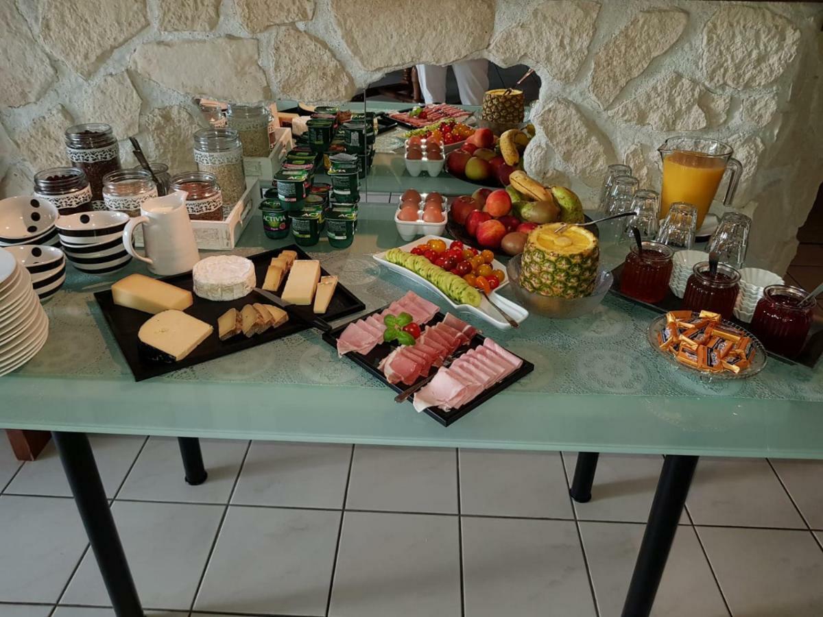 Le Venay Bed & Breakfast Frontenaud Eksteriør bilde