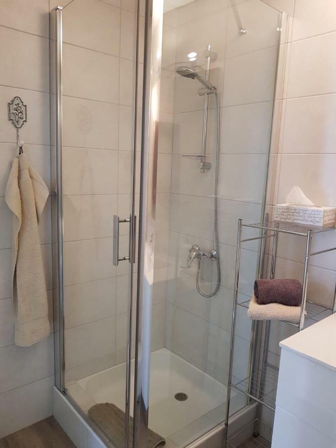 Le Venay Bed & Breakfast Frontenaud Eksteriør bilde