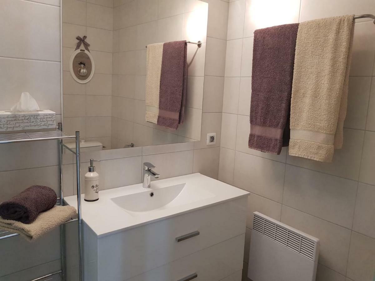 Le Venay Bed & Breakfast Frontenaud Eksteriør bilde